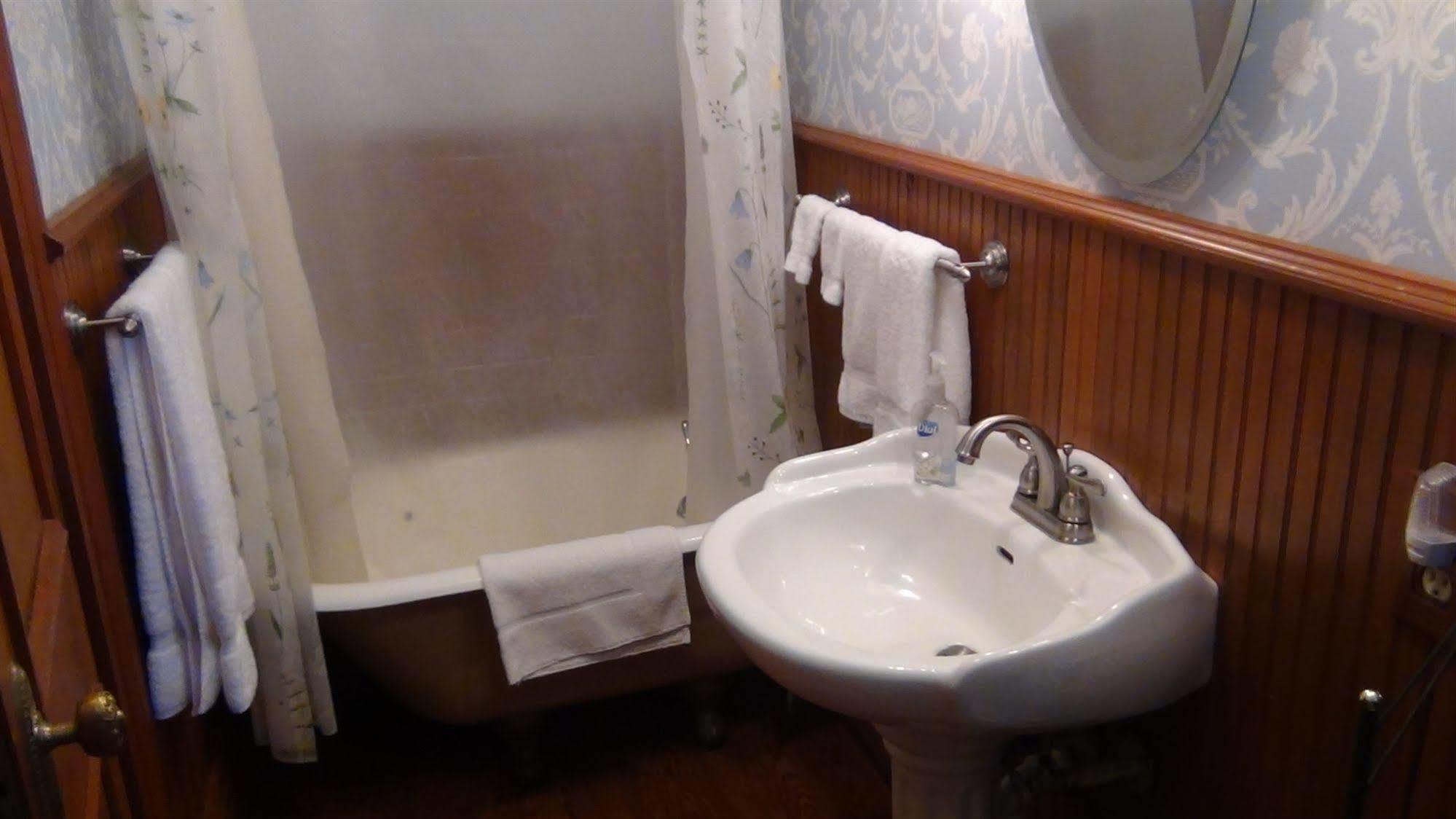 Angel Rose Bed And Breakfast 罗克波特 外观 照片